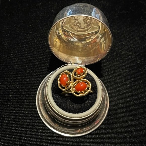 ✨ 14K Gold Vintage Red Coral Ring